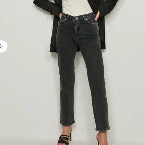 V-shaped Waist Straight Jeans